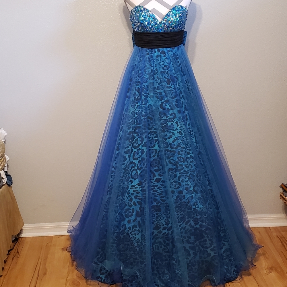 JOVANI BLUE TURQUOISE  SEQUIN  PROM DRESS.